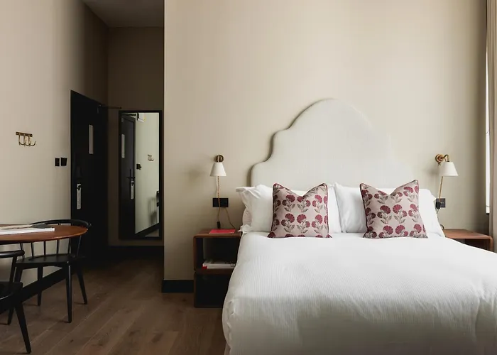 Native Kings Wardrobe, St Pauls Aparthotel Londen